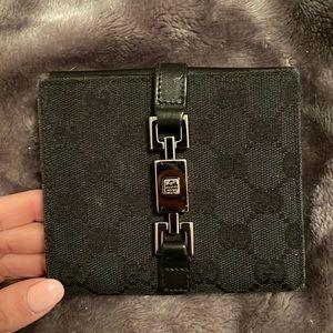 💯 authentic Gucci wallet
